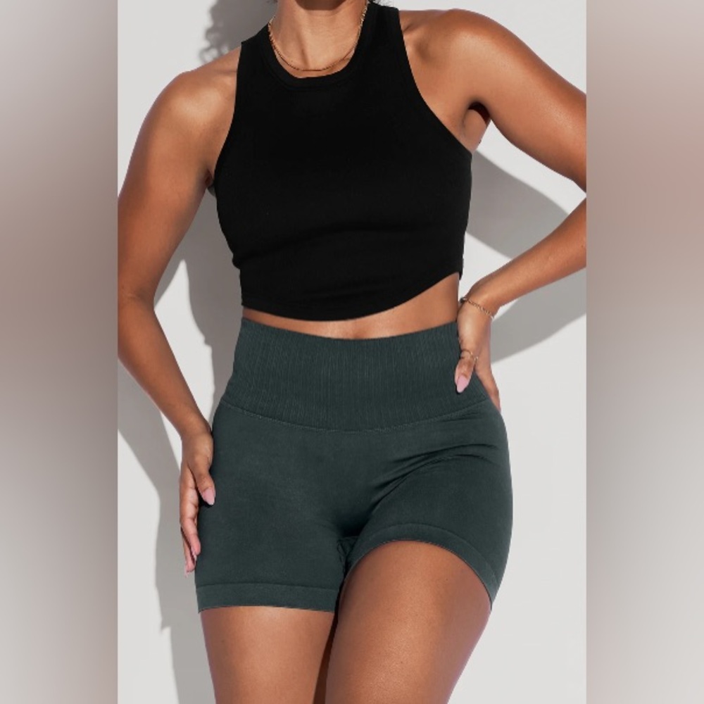 POPFLEX Supersculpt™ Seamless Midi Shorts - Magical Forest Size: midflex